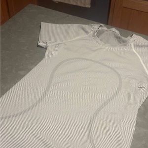 Lululemon swiftly tech, size 4, white and gray shirt